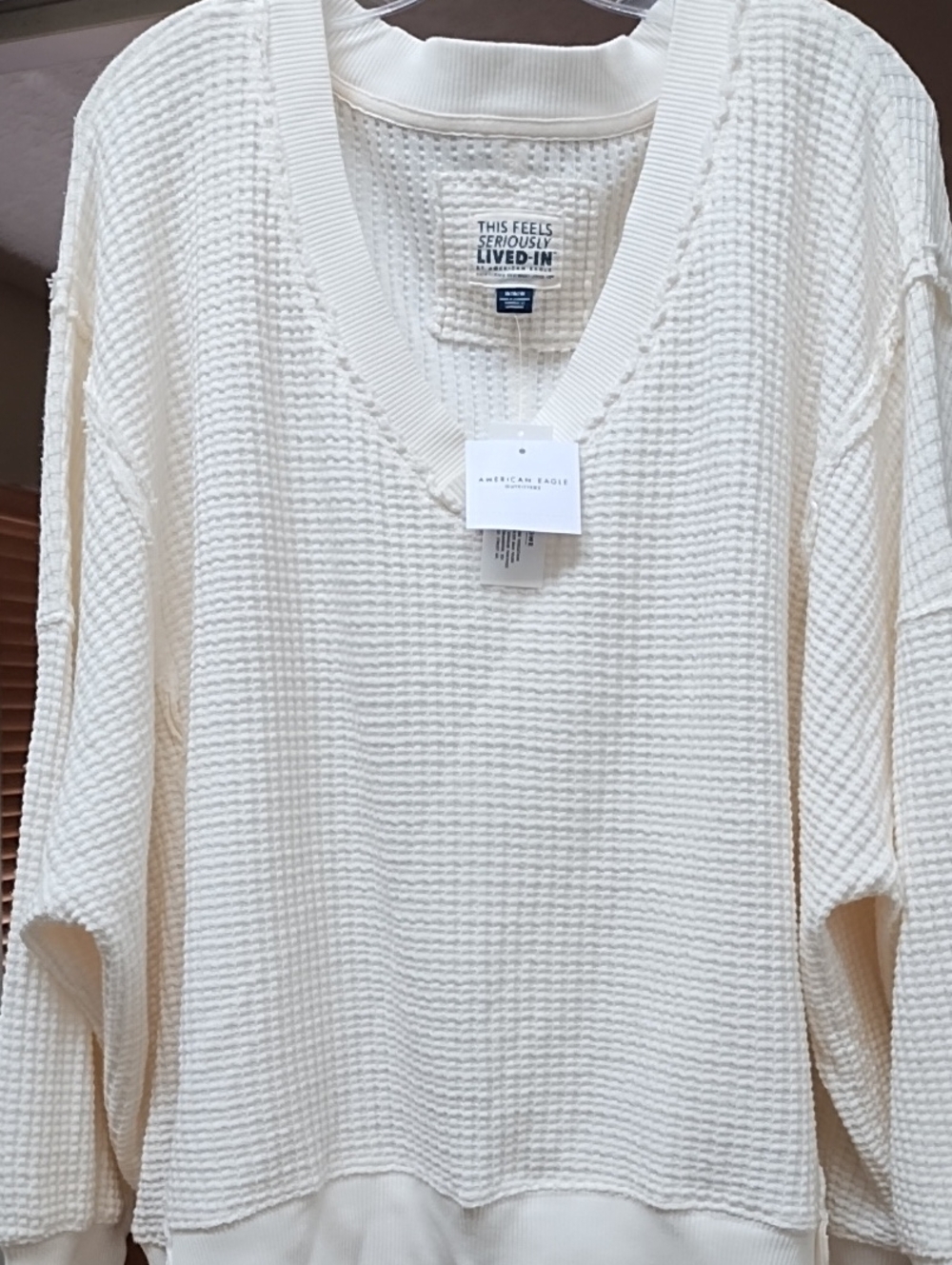 American Eagle Big Hug Waffle V Neck Sweatshirt NWT! - Picture 2 of 9